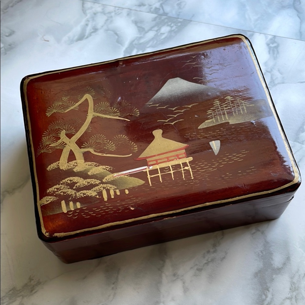 Antique Japanese lacquer box 1920s-30s Mt fuji